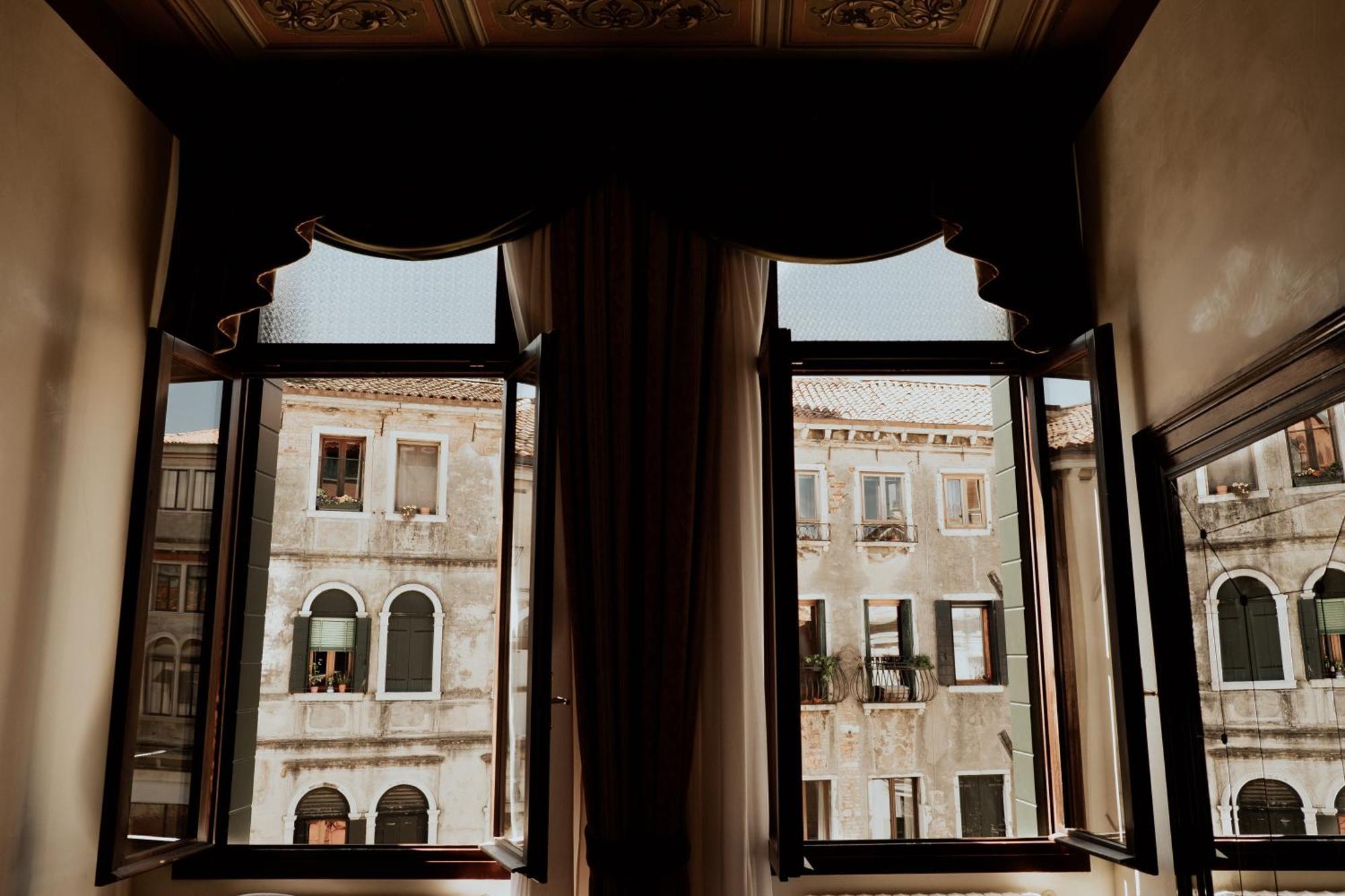Palazzo Schiavoni Residenza D'Epoca & Suite-Apartments Венеція Екстер'єр фото